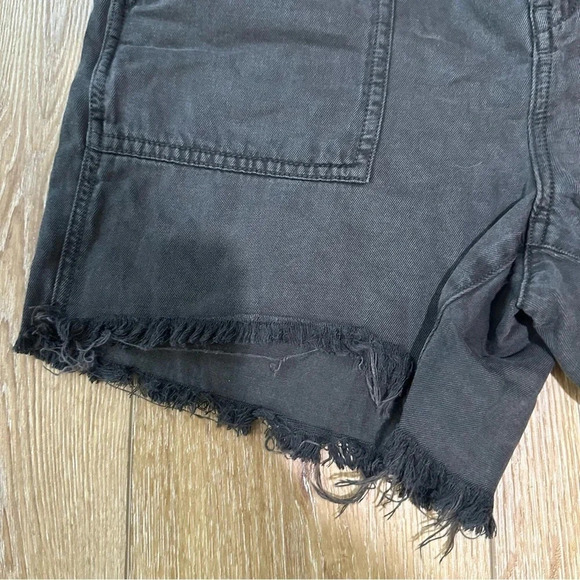 Aerie Women’s Black Elastic Waist Buttoned Shorts with Fringe Hem Size S GUC - Picture 3 of 9